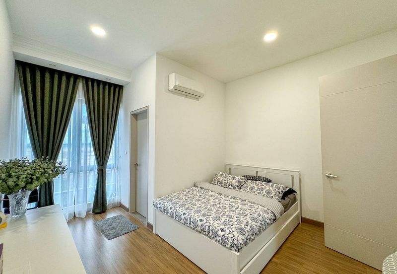 Lucent Residence @ twentyfive.7