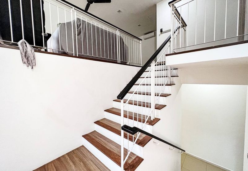 Summerglades, Perdana Lakeview West