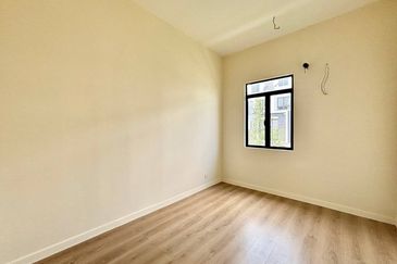 Monet Springtime @ Sunsuria City