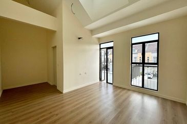 Monet Springtime @ Sunsuria City