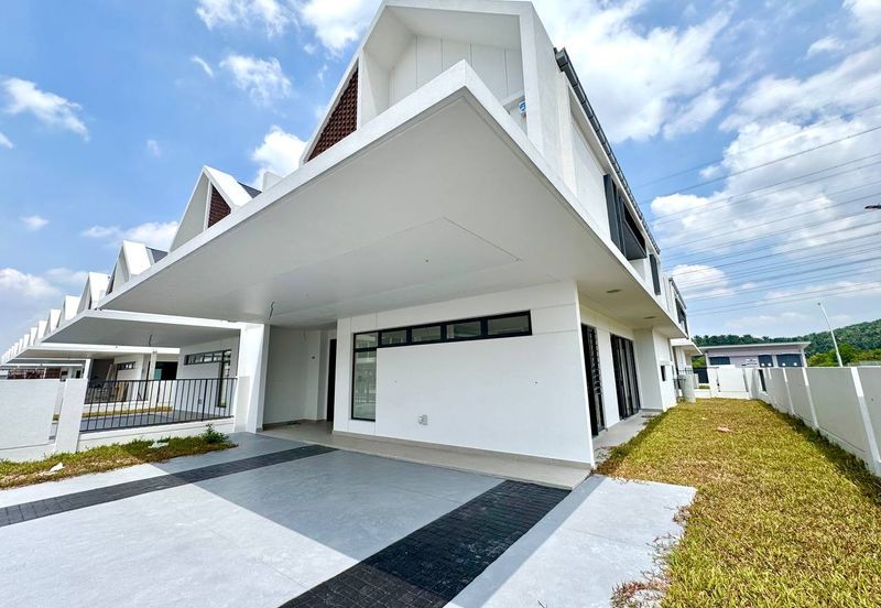 Elmina Green The Eighth @ City of Elmina