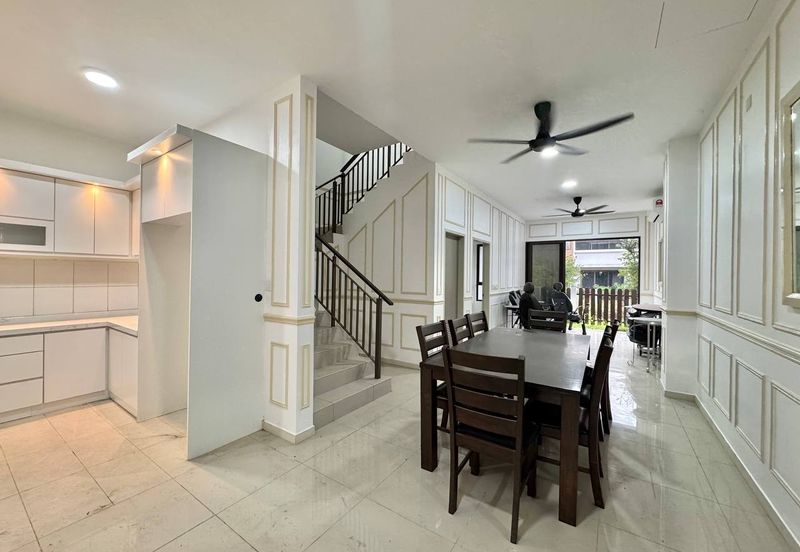 Setia Warisan Tropika (Belladonna)