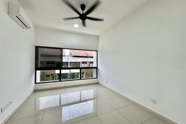 Setia Warisan Tropika (Belladonna)