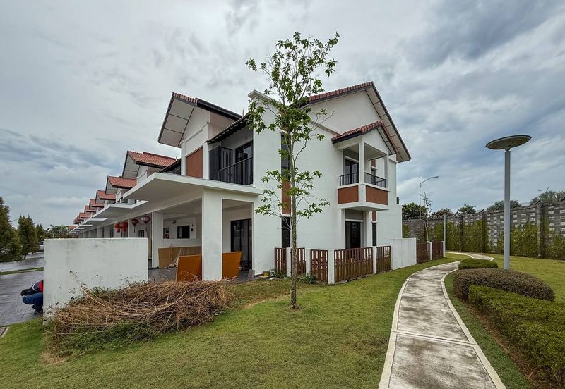 Reef Of Tropics, Setia Eco Glades