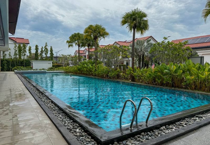 Reef Of Tropics, Setia Eco Glades