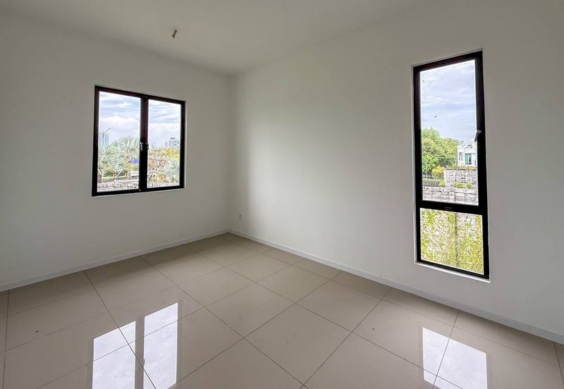 Reef Of Tropics, Setia Eco Glades