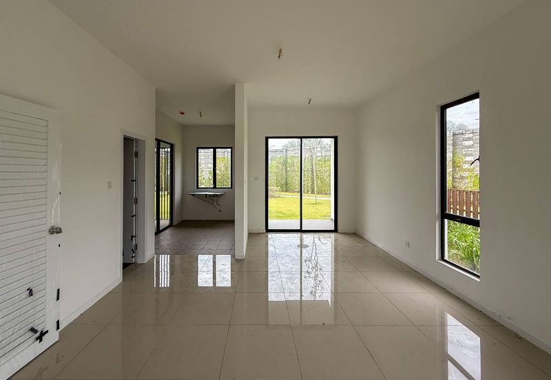 Reef Of Tropics, Setia Eco Glades