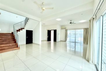 MYDiva, Perdana Lakeview East