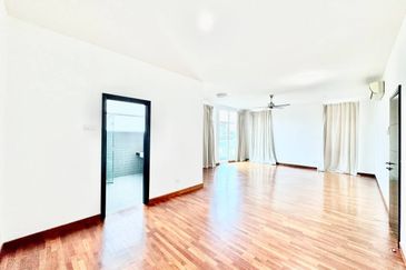 MYDiva, Perdana Lakeview East