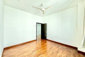 MYDiva, Perdana Lakeview East