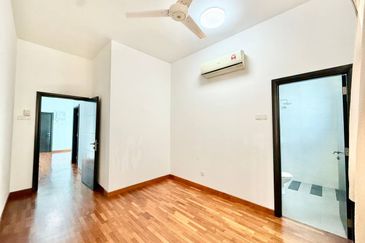 MYDiva, Perdana Lakeview East