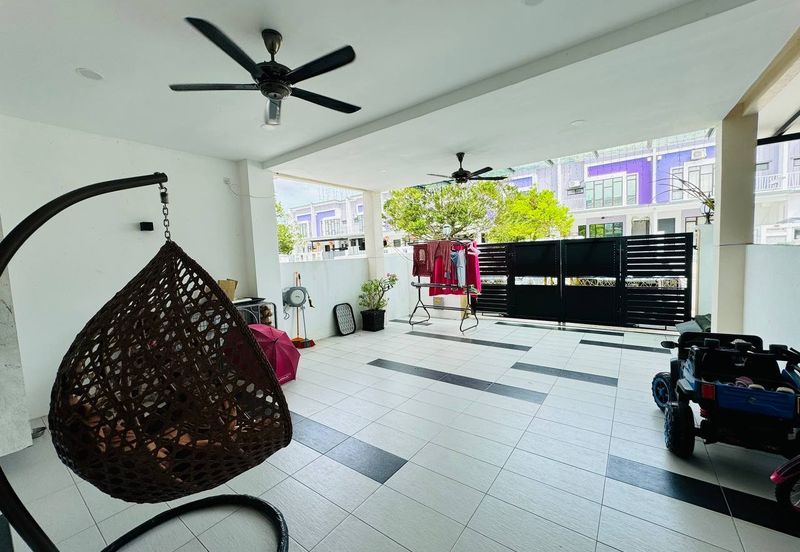 Banyas @ Setia EcoHill 2