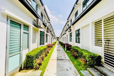 Cradleton @ Eco Majestic