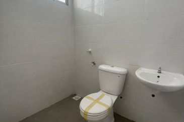 Rumah Teres Setingkat 20 X 70 , Lukut Port Dickson