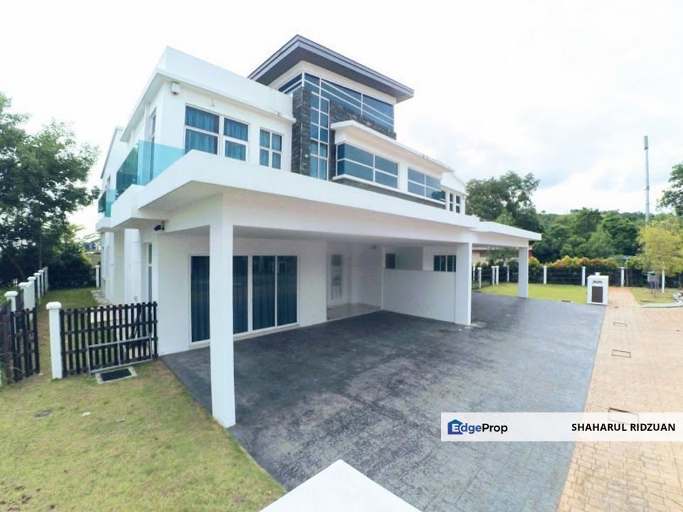 CYBERJAYA Freehold 2 storey semi detached house for Sale RM1,650,000