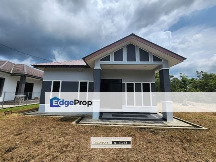 Rumah Banglo Sesebuah/ Tanah Luas / Freehold / Malay Reserve , Johor, Batu Pahat
