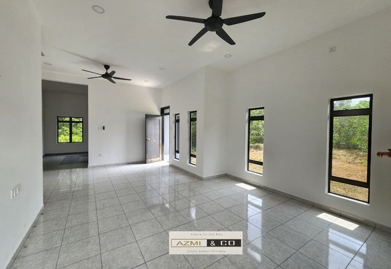 Rumah Banglo Sesebuah/ Tanah Luas / Freehold / Malay Reserve 