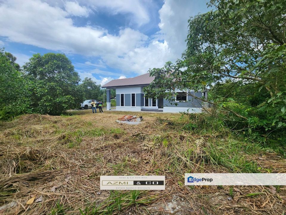 Rumah Banglo Sesebuah/ Tanah Luas / Freehold / Malay Reserve , Johor, Batu Pahat