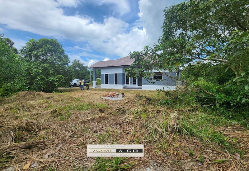 Rumah Banglo Sesebuah/ Tanah Luas / Freehold / Malay Reserve 