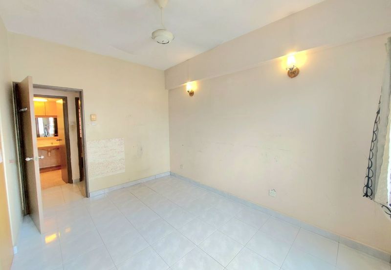 Medan Putra Condominium