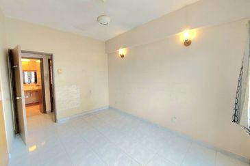 Medan Putra Condominium