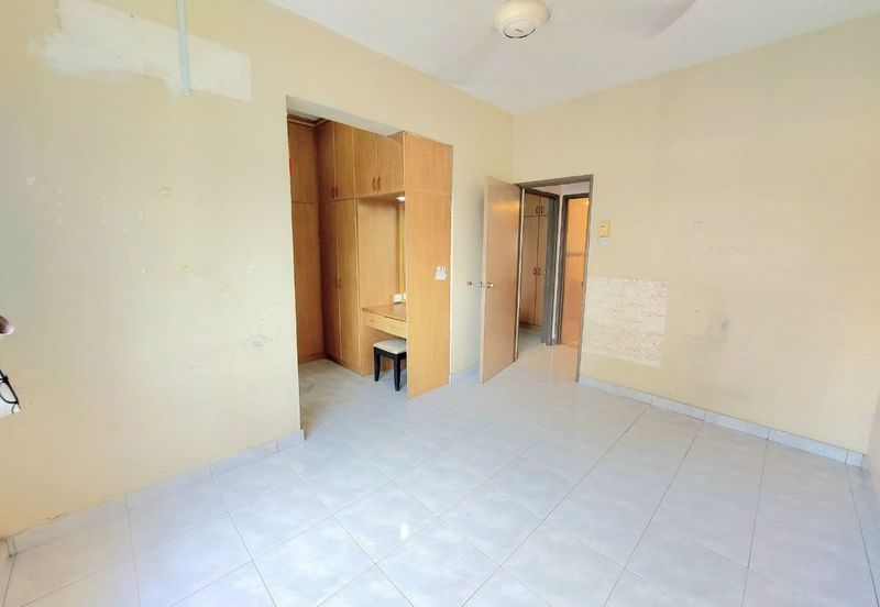 Medan Putra Condominium