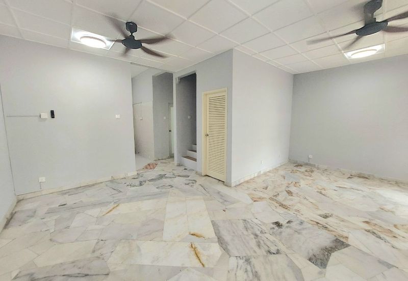 Jalan Suasana, Bandar Tun Hussein Onn