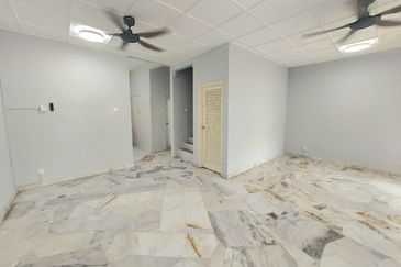 Jalan Suasana, Bandar Tun Hussein Onn