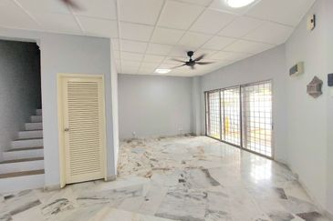 Jalan Suasana, Bandar Tun Hussein Onn