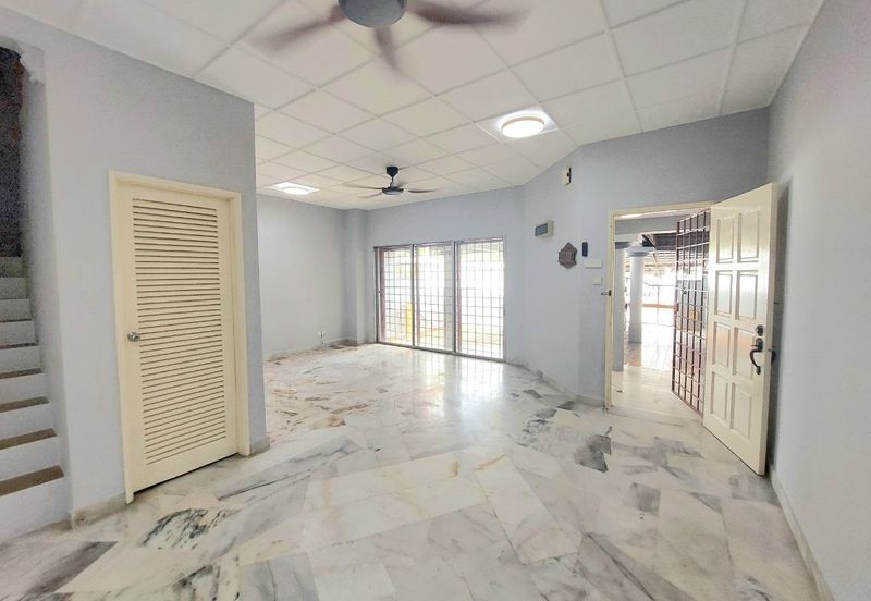 Jalan Suasana, Bandar Tun Hussein Onn