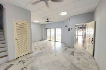 Jalan Suasana, Bandar Tun Hussein Onn