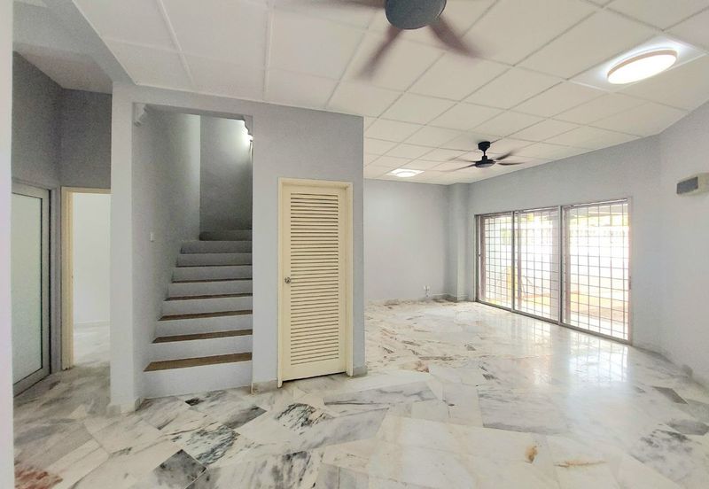 Jalan Suasana, Bandar Tun Hussein Onn