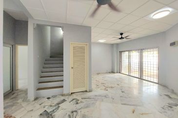 Jalan Suasana, Bandar Tun Hussein Onn