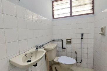 Jalan Suasana, Bandar Tun Hussein Onn