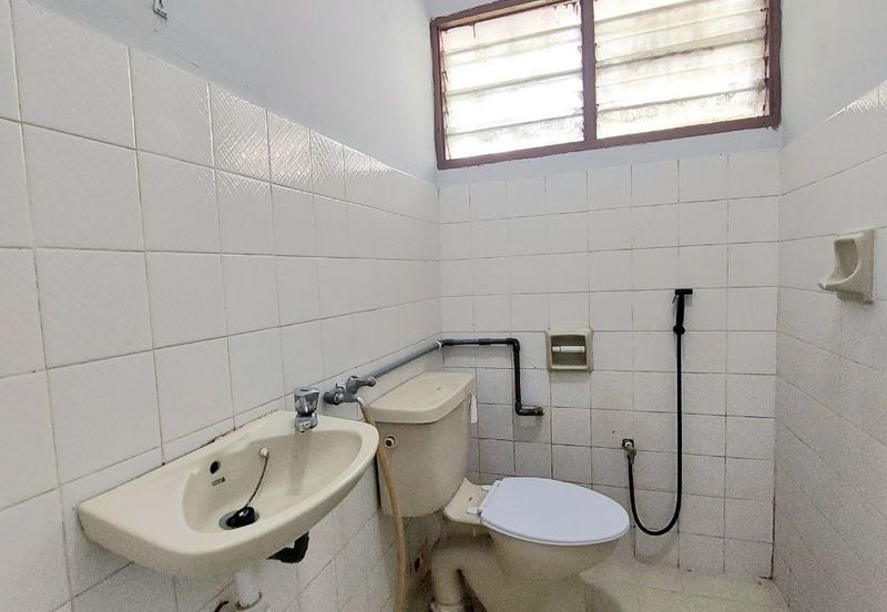 Jalan Suasana, Bandar Tun Hussein Onn