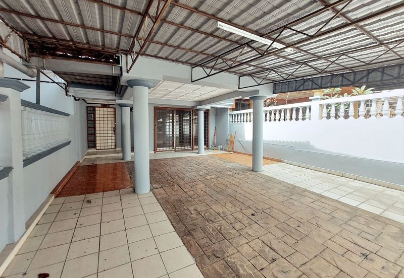 Jalan Suasana, Bandar Tun Hussein Onn