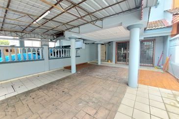 Jalan Suasana, Bandar Tun Hussein Onn