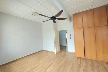 Jalan Suasana, Bandar Tun Hussein Onn