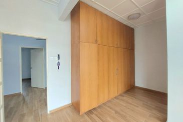 Jalan Suasana, Bandar Tun Hussein Onn