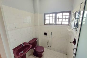 Jalan Suasana, Bandar Tun Hussein Onn