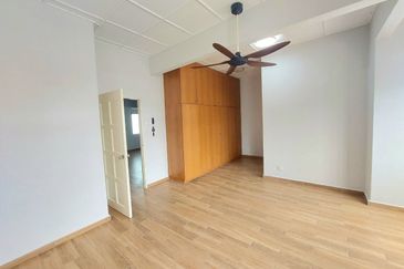 Jalan Suasana, Bandar Tun Hussein Onn