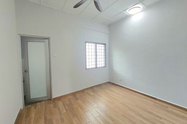 Jalan Suasana, Bandar Tun Hussein Onn