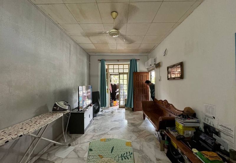 Jalan Suasana, Bandar Tun Hussein Onn