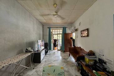 Jalan Suasana, Bandar Tun Hussein Onn