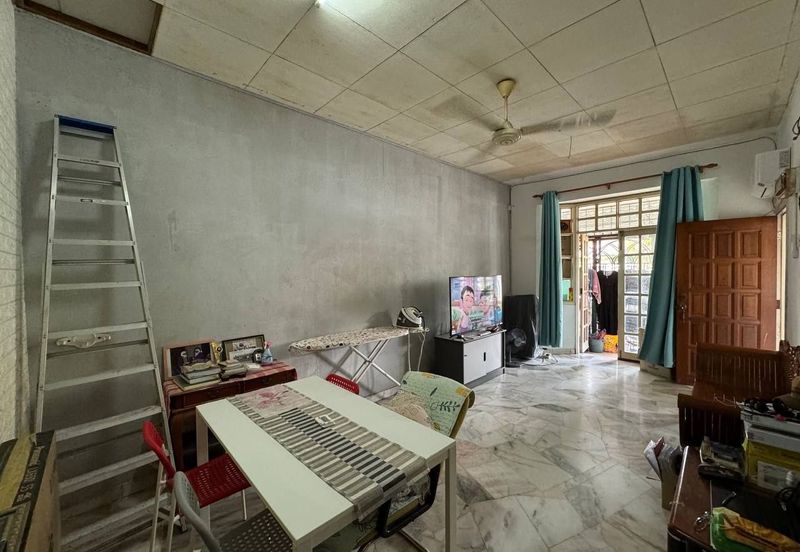 Jalan Suasana, Bandar Tun Hussein Onn