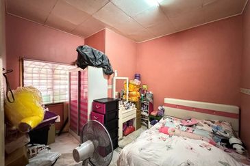 Jalan Suasana, Bandar Tun Hussein Onn