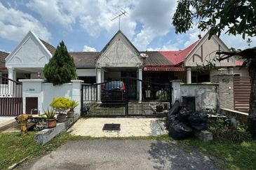 Jalan Suasana, Bandar Tun Hussein Onn