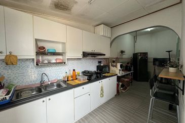 Jalan Suasana, Bandar Tun Hussein Onn