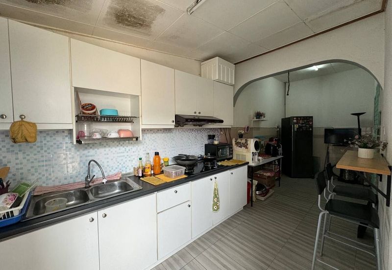 Jalan Suasana, Bandar Tun Hussein Onn