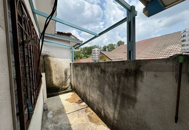 Jalan Suasana, Bandar Tun Hussein Onn